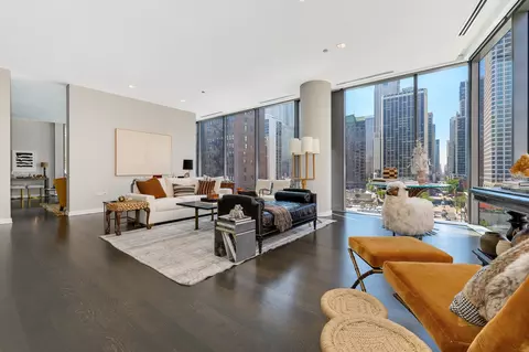 Living - 4 Elm St #6S, Chicago, IL 60611 photo 4 of 8