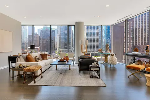 Living - 4 Elm St #6S, Chicago, IL 60611 photo 1 of 8