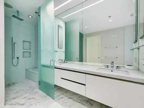 Bath - 4 Elm St #6S, Chicago, IL 60611 photo 3 of 6