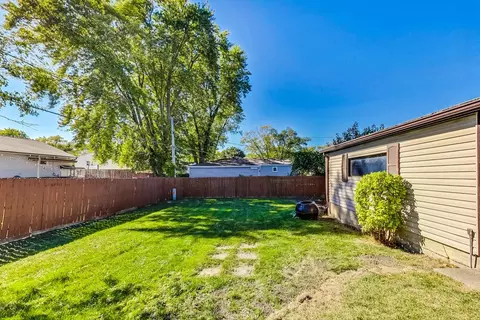 Exterior - 64 Schoenbeck Rd, Wheeling, IL 60090 photo 6 of 7