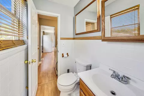 Bath - 64 Schoenbeck Rd, Wheeling, IL 60090 photo 2 of 4