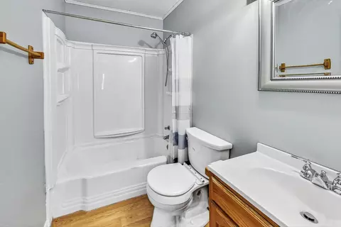 Bath - 64 Schoenbeck Rd, Wheeling, IL 60090 photo 3 of 4