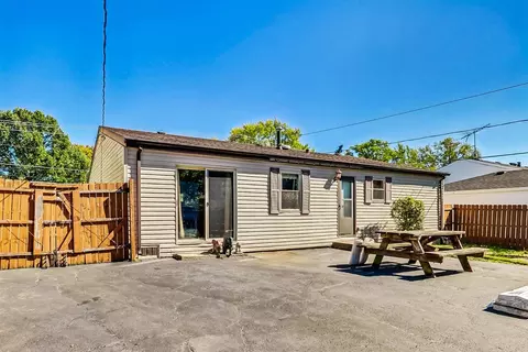 Exterior - 64 Schoenbeck Rd, Wheeling, IL 60090 photo 2 of 7