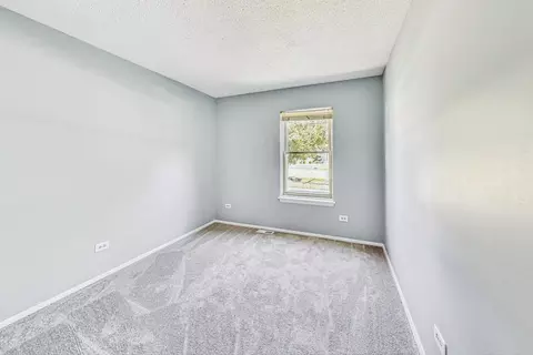 Bedroom - 64 Schoenbeck Rd, Wheeling, IL 60090 photo 6 of 9