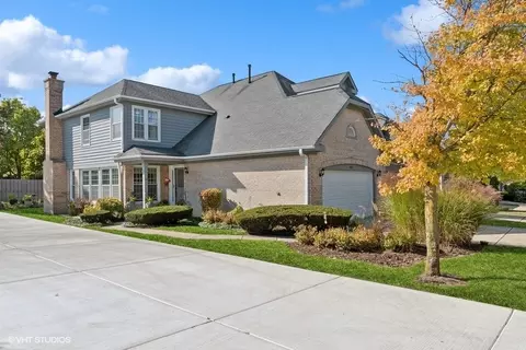 310 Wentworth Cir, Bloomingdale, IL 60108