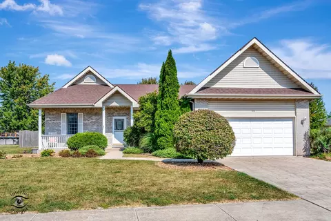 451 Malloy St, Manteno, IL 60950