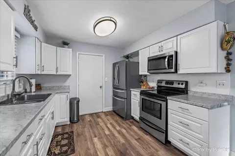 12023 Tresemer Rd, Roscoe, IL 61073 photo 9