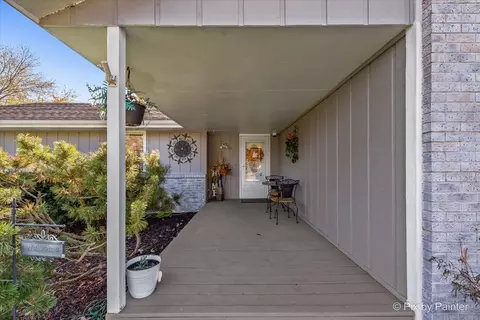 12023 Tresemer Rd, Roscoe, IL 61073 photo 2