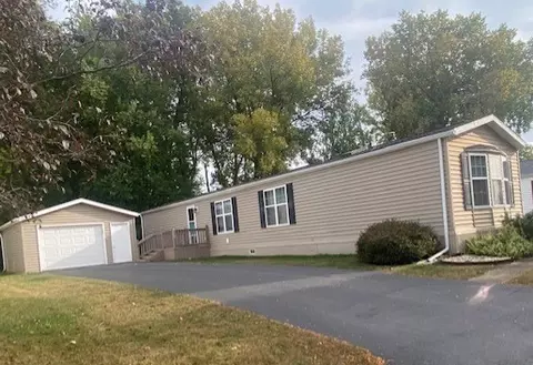 847 Cayuga Trl, Marengo, IL 60152
