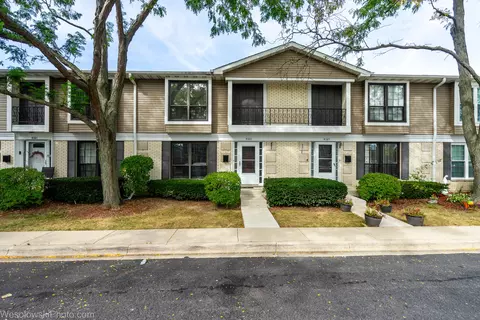 4163 Brentwood Ln, Waukegan, IL 60087