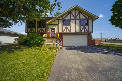 17243 Coventry Ln, Country Club Hills, IL 60478