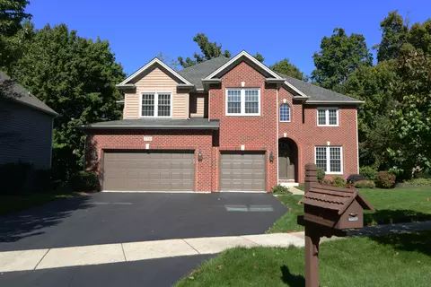 3706 Queen Elizabeth Ct, Saint Charles, IL 60174