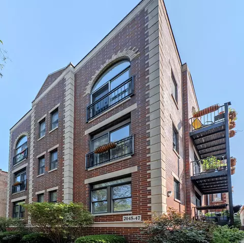2045 N Kedzie St #B1, Chicago, IL 60647