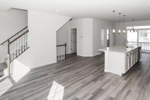 1123 Dock St, Des Plaines, IL 60018 photo 3