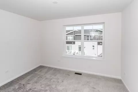 1123 Dock St, Des Plaines, IL 60018 photo 24