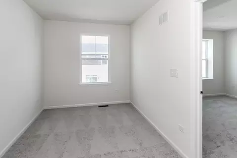 1123 Dock St, Des Plaines, IL 60018 photo 18