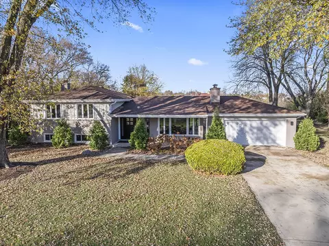 380 Longacres Ln, Palatine, IL 60067
