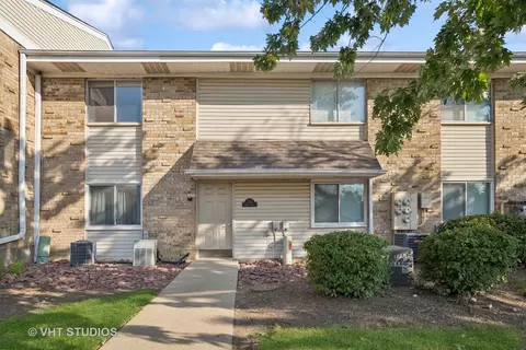 Exterior - 1745 Robin Ln #C, Hoffman Estates, IL 60169 photo 2 of 2