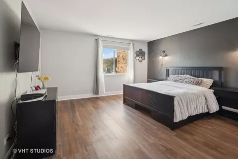 Bedroom - 1745 Robin Ln #C, Hoffman Estates, IL 60169 photo 1 of 2