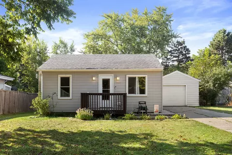18927 W Old Plank Rd, Grayslake, IL 60030
