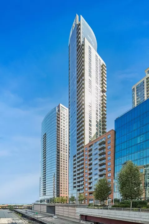 420 E Waterside Dr #2903, Chicago, IL 60601