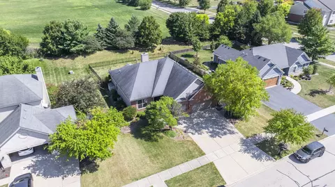1602 Cornerstone Dr, Yorkville, IL 60560