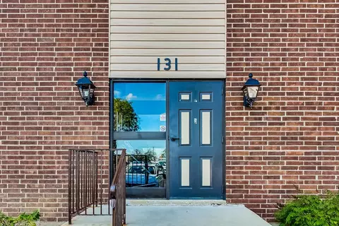 131 E Janata Blvd #2B, Lombard, IL 60148