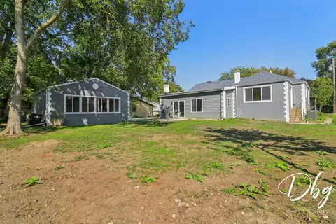 Exterior - 34686 N Long Ave, Ingleside, IL 60041 photo 3 of 11