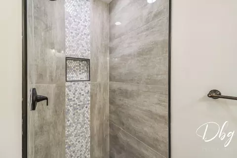 Bath - 34686 N Long Ave, Ingleside, IL 60041 photo 4 of 6