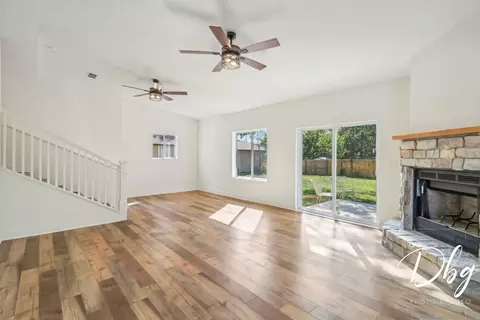 Living - 34686 N Long Ave, Ingleside, IL 60041 photo 6 of 13