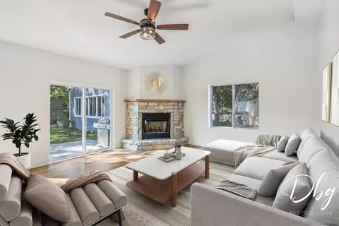 Living - 34686 N Long Ave, Ingleside, IL 60041 photo 3 of 13