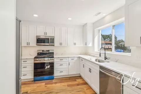 Kitchen - 34686 N Long Ave, Ingleside, IL 60041 photo 5 of 5