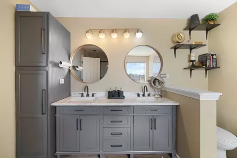 Bath - 1175 Devon Dr, Antioch, IL 60002 photo 2 of 7