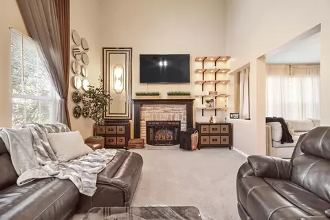 Living - 1175 Devon Dr, Antioch, IL 60002 photo 4 of 4