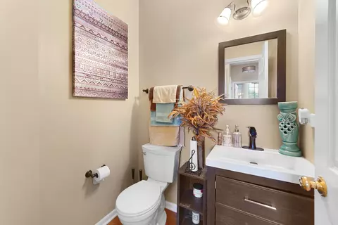 Bath - 1175 Devon Dr, Antioch, IL 60002 photo 1 of 7
