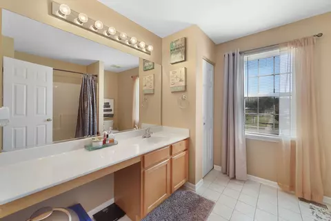 Bath - 1175 Devon Dr, Antioch, IL 60002 photo 6 of 7