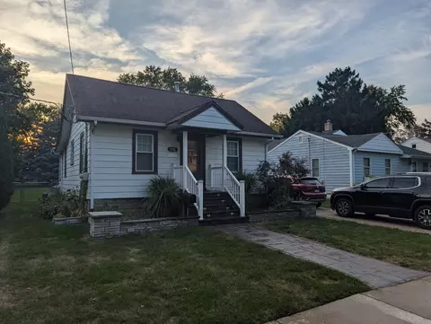 572 S 5th Ave, Des Plaines, IL 60016