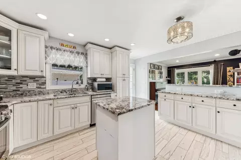 45 Beverly Ln, Glenview, IL 60025 photo 5