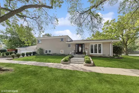 45 Beverly Ln, Glenview, IL 60025