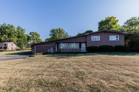 311 E Maple Ave, Manlius, IL 61338 photo 2