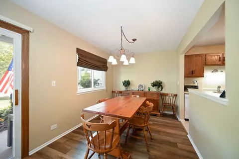 1585 Stonehill Ct #D, Wheaton, IL 60189 photo 6