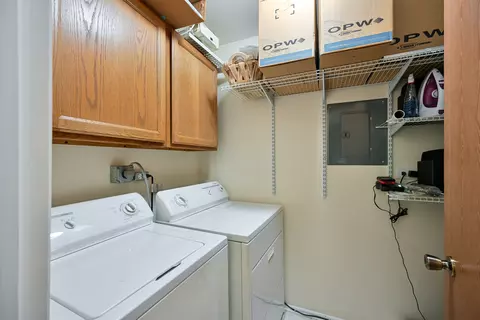 1585 Stonehill Ct #D, Wheaton, IL 60189 photo 16