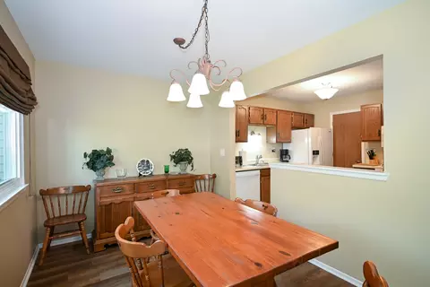 1585 Stonehill Ct #D, Wheaton, IL 60189 photo 7