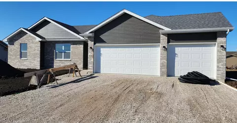 528 Lloyd Dr, Dwight, IL 60420