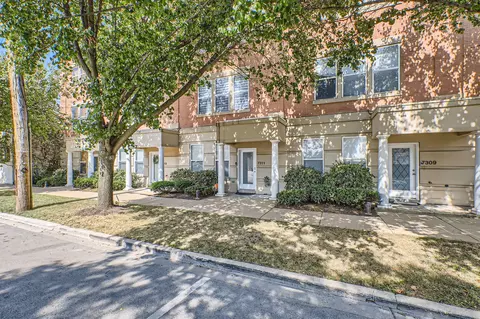 7311 Franklin St, Forest Park, IL 60130