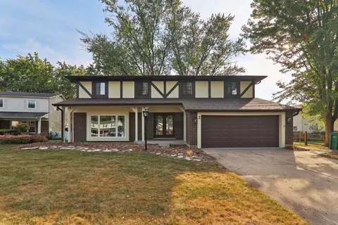 2 Charles Ct, Buffalo Grove, IL 60089