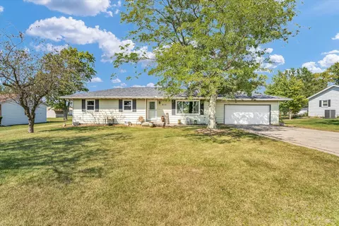 914 E Boyer St, Gibson City, IL 60936