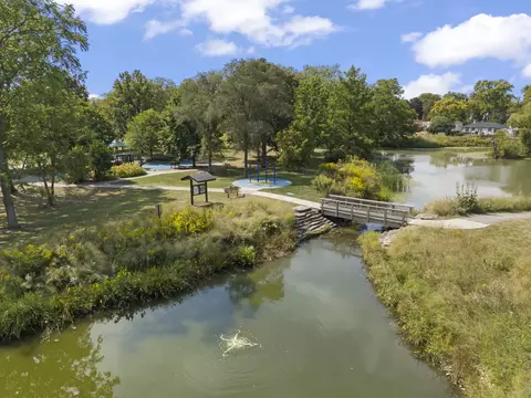 View/Area - 711 Lakeside Dr, Wheaton, IL 60187 photo 8 of 10