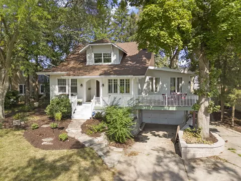 Exterior - 711 Lakeside Dr, Wheaton, IL 60187 photo 3 of 8