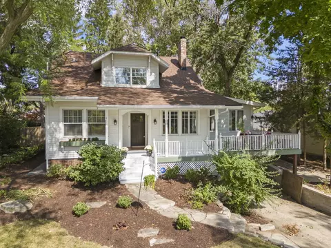 Exterior - 711 Lakeside Dr, Wheaton, IL 60187 photo 4 of 8